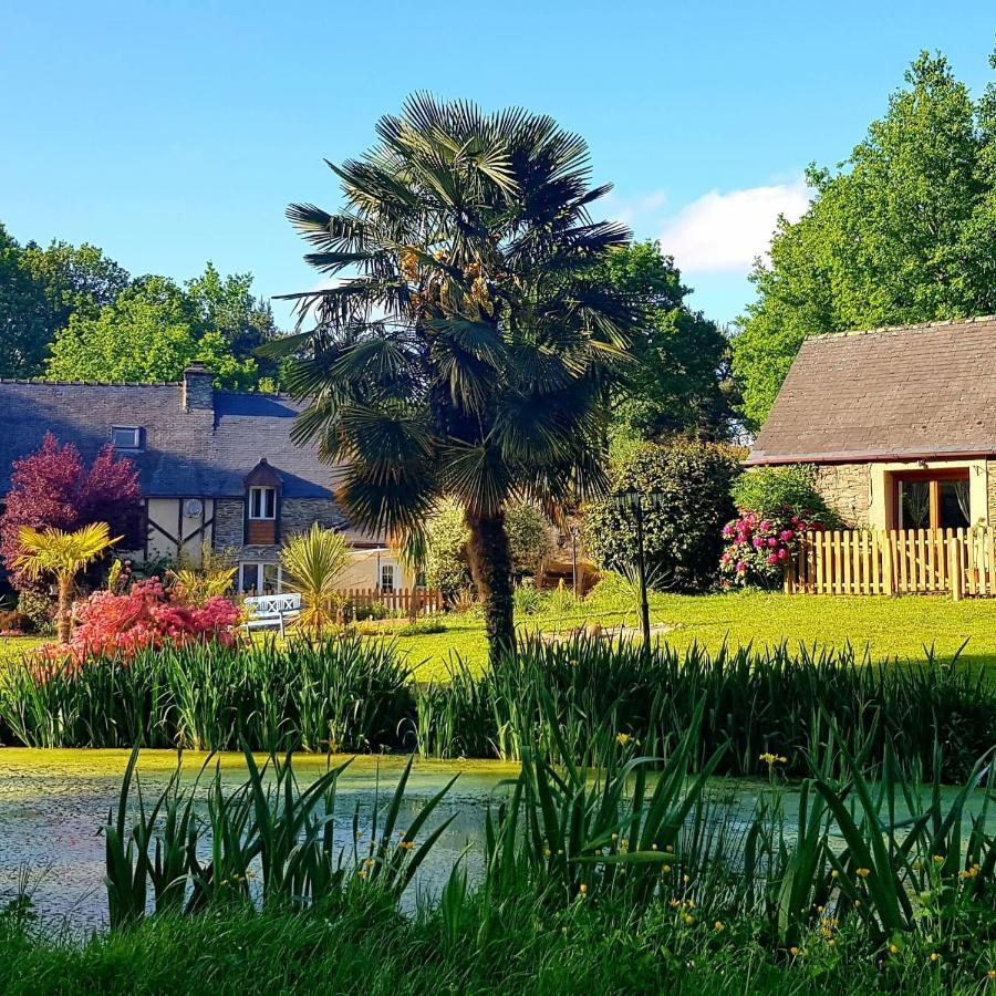 Le Vieux Moulin Gites - A Charming Stone Cottage With Garden View And Seasonal Pool Guegon Ngoại thất bức ảnh