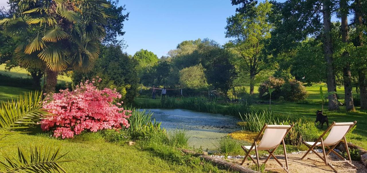 Le Vieux Moulin Gites - A Charming Stone Cottage With Garden View And Seasonal Pool Guegon Ngoại thất bức ảnh